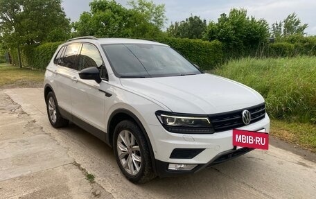 Volkswagen Tiguan II, 2017 год, 2 500 000 рублей, 3 фотография