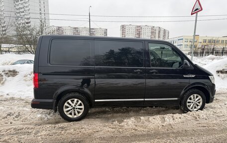 Volkswagen Multivan T6 рестайлинг, 2016 год, 2 850 000 рублей, 4 фотография