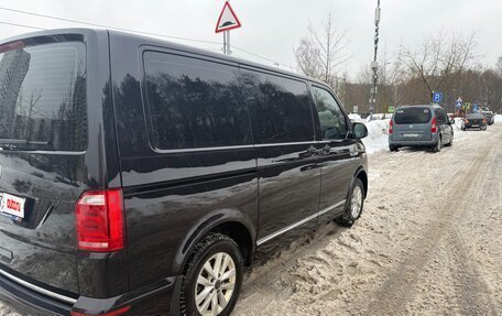 Volkswagen Multivan T6 рестайлинг, 2016 год, 2 850 000 рублей, 5 фотография