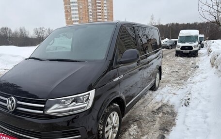 Volkswagen Multivan T6 рестайлинг, 2016 год, 2 850 000 рублей, 2 фотография