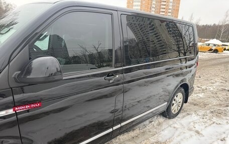 Volkswagen Multivan T6 рестайлинг, 2016 год, 2 850 000 рублей, 3 фотография