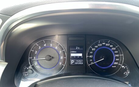 Infiniti QX70, 2013 год, 2 380 000 рублей, 15 фотография