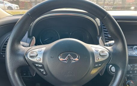 Infiniti QX70, 2013 год, 2 380 000 рублей, 22 фотография