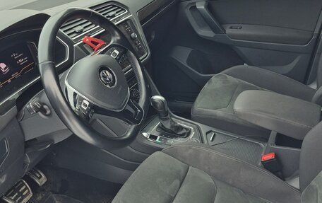 Volkswagen Tiguan II, 2019 год, 3 090 000 рублей, 6 фотография