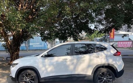 Chevrolet Tracker, 2022 год, 1 350 000 рублей, 3 фотография