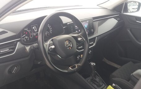 Skoda Rapid II, 2021 год, 1 900 000 рублей, 5 фотография