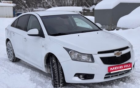 Chevrolet Cruze II, 2012 год, 585 000 рублей, 3 фотография
