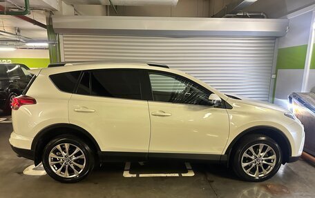 Toyota RAV4, 2017 год, 3 150 000 рублей, 12 фотография