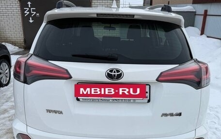 Toyota RAV4, 2018 год, 2 370 000 рублей, 3 фотография