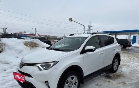 Toyota RAV4, 2018 год, 2 370 000 рублей, 6 фотография