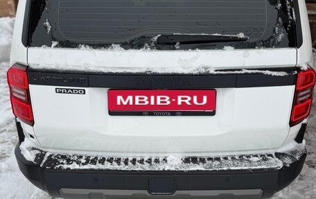 Toyota Land Cruiser Prado, 2024 год, 9 000 000 рублей, 7 фотография