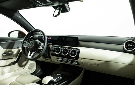 Mercedes-Benz A-Класс, 2022 год, 2 795 000 рублей, 9 фотография