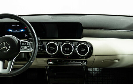 Mercedes-Benz A-Класс, 2022 год, 2 795 000 рублей, 14 фотография