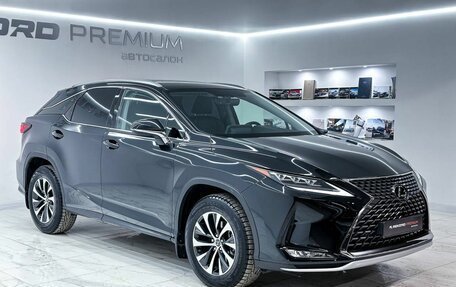 Lexus RX IV рестайлинг, 2020 год, 6 200 000 рублей, 2 фотография