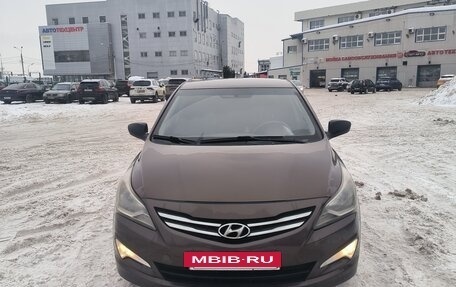 Hyundai Solaris II рестайлинг, 2015 год, 900 000 рублей, 2 фотография