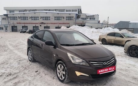 Hyundai Solaris II рестайлинг, 2015 год, 900 000 рублей, 3 фотография