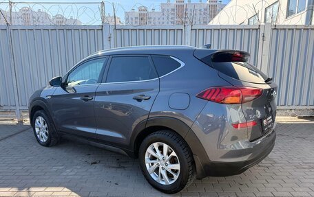 Hyundai Tucson III, 2019 год, 2 300 000 рублей, 2 фотография