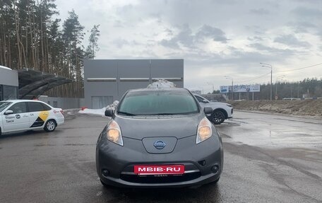 Nissan Leaf I, 2014 год, 1 235 000 рублей, 7 фотография