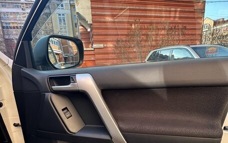 Toyota Land Cruiser Prado 150 рестайлинг 2, 2020 год, 7 750 000 рублей, 9 фотография