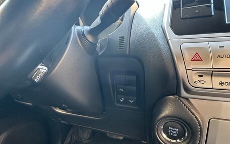 Toyota Land Cruiser Prado 150 рестайлинг 2, 2020 год, 7 750 000 рублей, 12 фотография