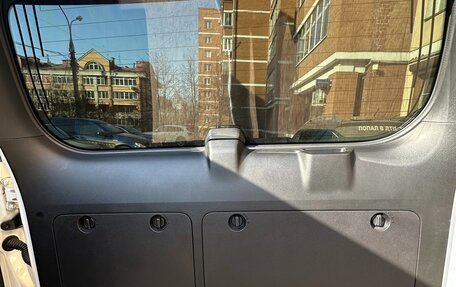 Toyota Land Cruiser Prado 150 рестайлинг 2, 2020 год, 7 750 000 рублей, 11 фотография