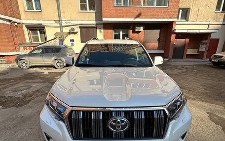 Toyota Land Cruiser Prado 150 рестайлинг 2, 2020 год, 7 750 000 рублей, 26 фотография
