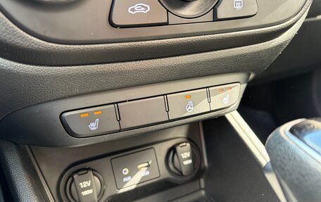 Hyundai Solaris II рестайлинг, 2017 год, 1 300 000 рублей, 13 фотография