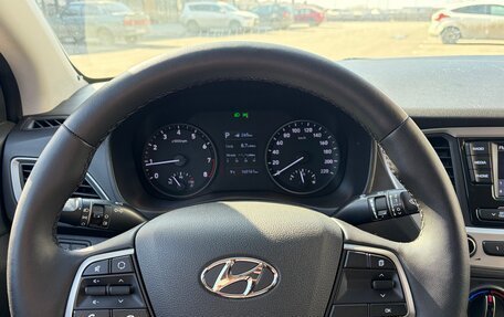 Hyundai Solaris II рестайлинг, 2017 год, 1 300 000 рублей, 14 фотография