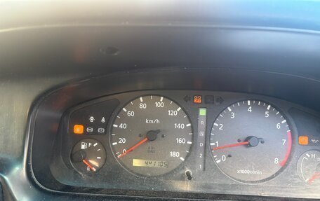 Nissan Bluebird XI, 2001 год, 100 000 рублей, 9 фотография