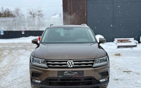 Volkswagen Tiguan II, 2018 год, 2 950 000 рублей, 2 фотография