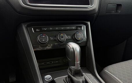 Volkswagen Tiguan II, 2018 год, 2 950 000 рублей, 28 фотография