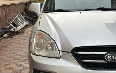 KIA Carens III (RP), 2008 год, 915 000 рублей, 2 фотография