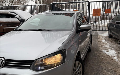 Volkswagen Polo VI (EU Market), 2013 год, 990 000 рублей, 2 фотография