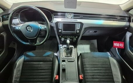 Volkswagen Passat B8 рестайлинг, 2017 год, 2 030 000 рублей, 10 фотография