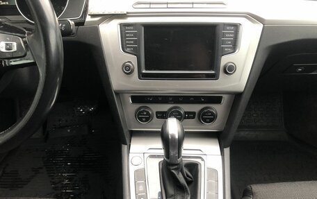 Volkswagen Passat B8 рестайлинг, 2015 год, 1 734 000 рублей, 14 фотография