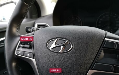 Hyundai Solaris II рестайлинг, 2017 год, 1 750 000 рублей, 5 фотография