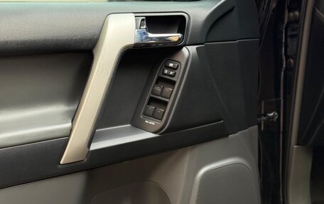 Toyota Land Cruiser Prado 150 рестайлинг 2, 2010 год, 2 740 000 рублей, 32 фотография