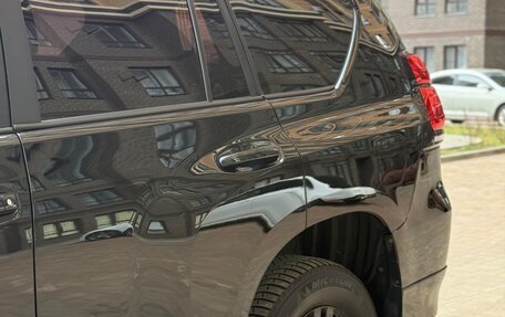 Toyota Land Cruiser Prado 150 рестайлинг 2, 2010 год, 2 740 000 рублей, 35 фотография