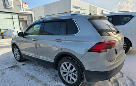 Volkswagen Tiguan II, 2018 год, 2 699 000 рублей, 2 фотография