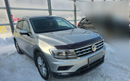 Volkswagen Tiguan II, 2018 год, 2 699 000 рублей, 3 фотография