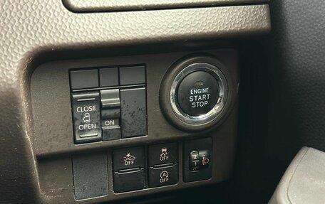 Toyota Roomy I, 2021 год, 1 130 000 рублей, 26 фотография