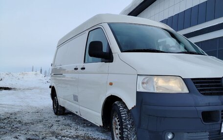 Volkswagen Transporter T5 рестайлинг, 2005 год, 1 070 000 рублей, 1 фотография
