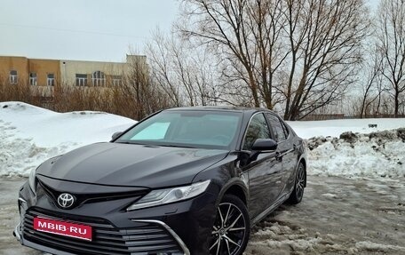 Toyota Camry, 2021 год, 3 100 000 рублей, 1 фотография