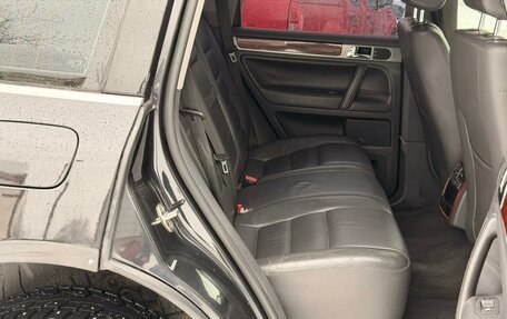 Volkswagen Touareg III, 2005 год, 825 000 рублей, 10 фотография