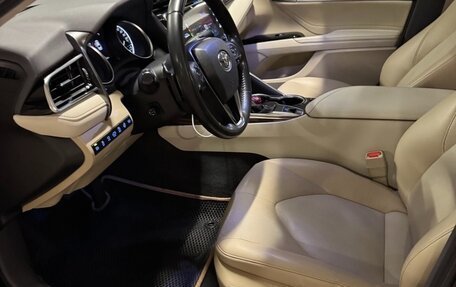 Toyota Camry, 2019 год, 3 200 000 рублей, 8 фотография