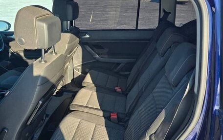 Volkswagen Touran III, 2015 год, 1 140 000 рублей, 5 фотография