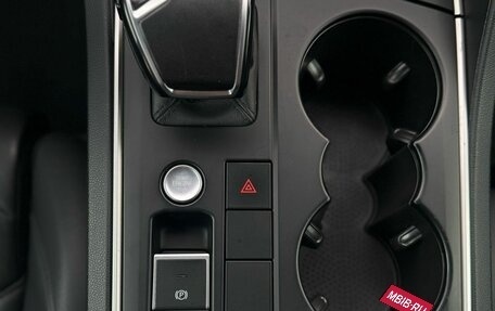 Volkswagen Touareg III, 2018 год, 3 490 000 рублей, 13 фотография