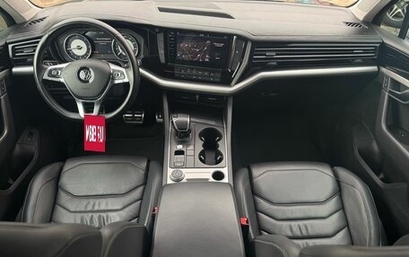 Volkswagen Touareg III, 2018 год, 3 490 000 рублей, 8 фотография