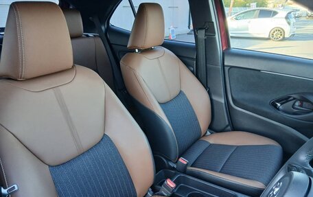 Toyota Yaris Cross, 2022 год, 1 589 000 рублей, 9 фотография