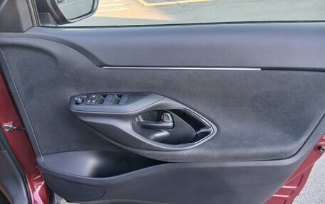 Toyota Yaris Cross, 2022 год, 1 589 000 рублей, 11 фотография